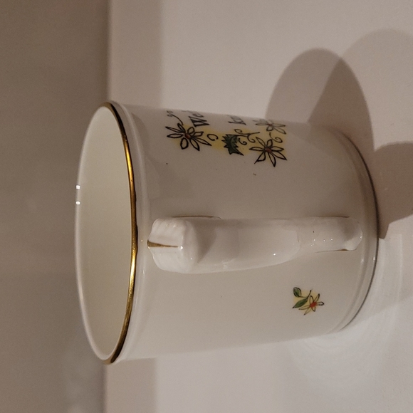 Royal worcester Wednesdays child 3" mug - Picture 2 of 4
